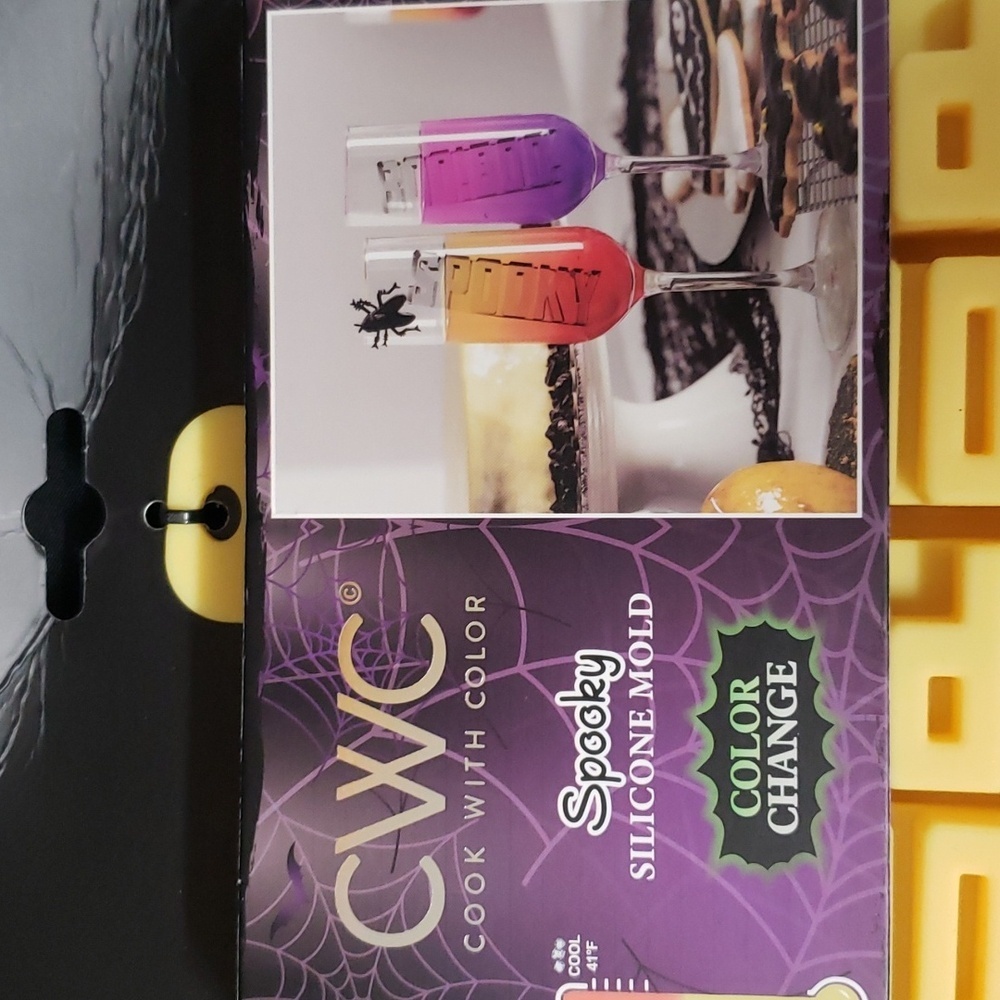 CWC Cook with Color Spooky Silicone Molds, "Spooky" and "Boo! Boo!" - Picture 2 of 5